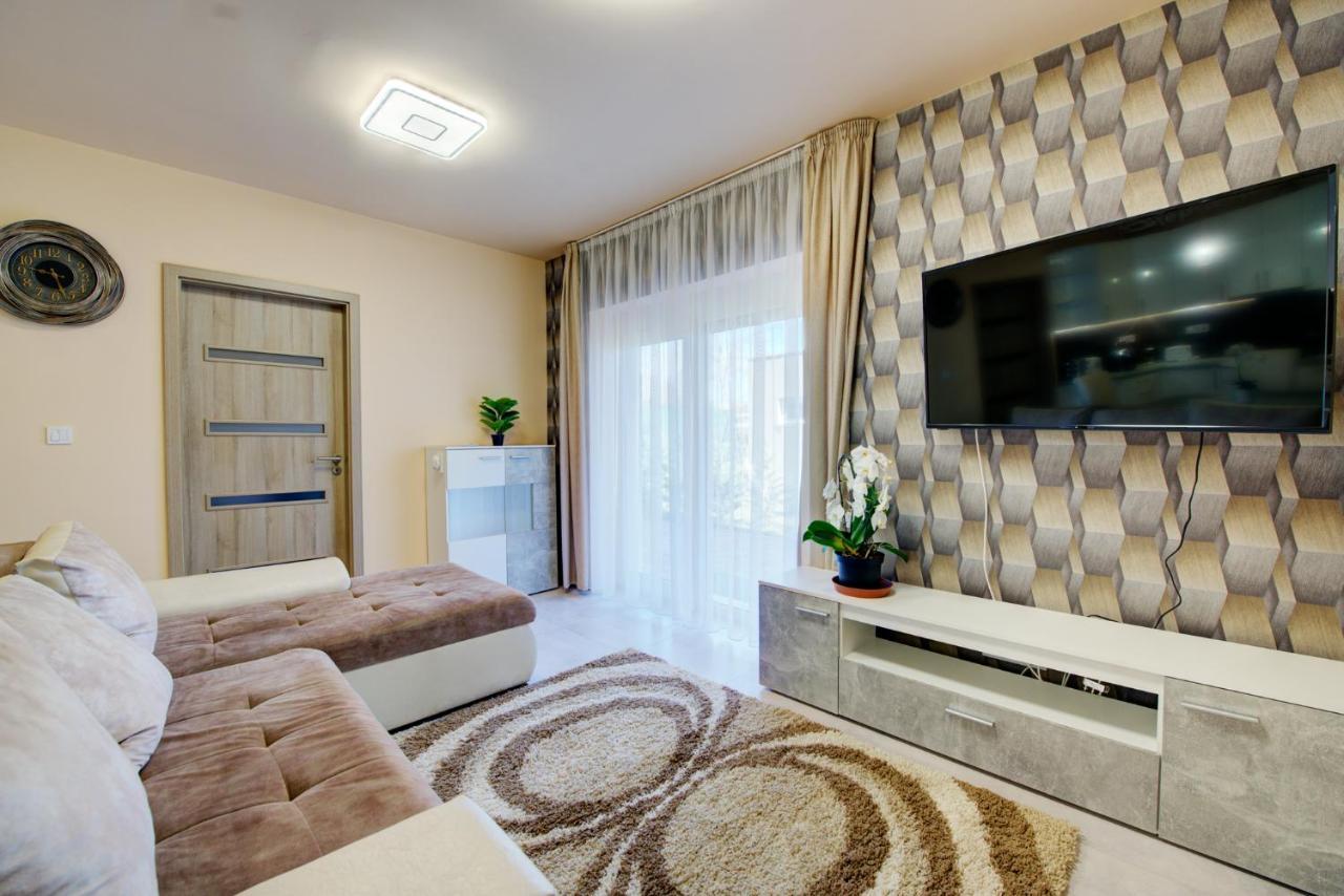 Appartement Hajnal Apartman à Szeged Extérieur photo